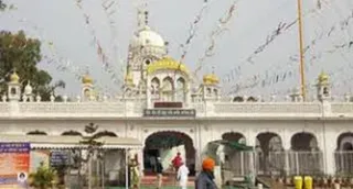 फेज-8 स्थित गुरुद्वारा अंब साहिब की सैनी माजरा में करीब 44 मरले जमीन बेचने का आरोप।