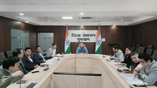 लघु सचिवालय में आयोजित एलपीसी की बैठक की अध्यक्षता करते डीसी अजय कुमार व अन्य अधिकारी।