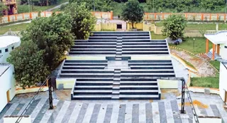 तारामंडल क्षेत्र में बना मुक्ताकाशी मंच l जागरण