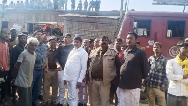 पूर्णिया के लालगंज गांव में लगी भीषण आग, 10 घर जलकर हुए खाक, लाखों का नुकसान
