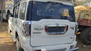 जब्त की गई स्कॉर्पियो। (जागरण)
