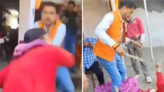 सीधी: यूट्यूबर ने महिला को बाल पकड़कर घसीटा सीधी: यूट्यूबर ने महिला को बाल पकड़कर घसीटा