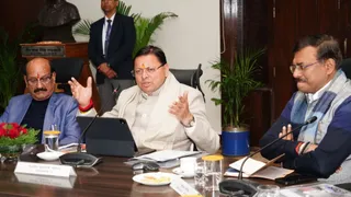 सोमवार को सचिवालय स्थित वीर चंद्र सिंह गढ़वाली सभागार में हरिद्वार में प्रस्तावित कुंभ मेला 2027 की तैयारियों को लेकर समीक्षा बैठक करते सीएम पुष्कर सिंह धामी।