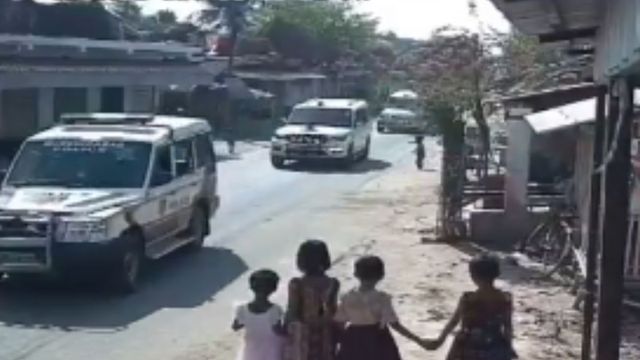 मुर्शिदाबाद में मंत्री के काफिले की कार से बच्चा घायल, गुस्साए लोगों ने सड़क जाम की
