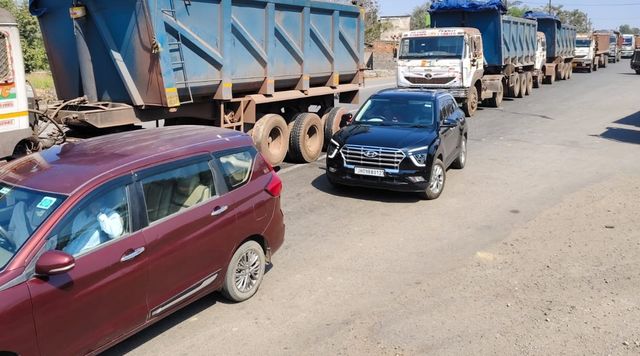 NH-18 पर महाजाम : 20 घंटे ठप रहा बंगाल-ओडिशा रूट, खेतों के रास्ते केंद्र पहुंचे परीक्षार्थी
