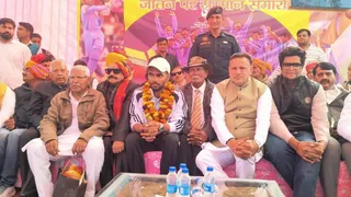 गांव पहुंचने पर कनिष्क चौहान का भव्य स्वागत। फोटो जागरण