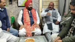 एकता पार्टी तथा समस्त पार्टी कार्यकर्ताओं की ओर से पार्टी प्रधान गुरमीत लाल बिट्टू की अगुवाई में बैठक करते हुए।