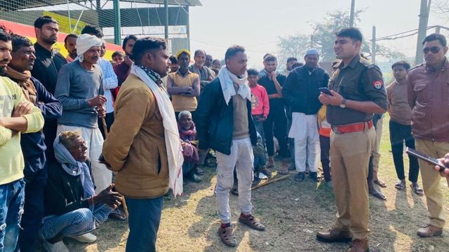 सीतापुर में मिला युवक का अधजला शव... जिंदा जलाने की आशंका, पुलिस कराएगी DNA टेस्ट
