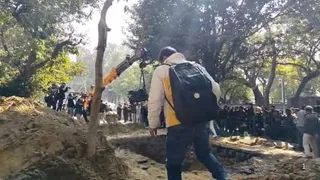 जनकपुरी में खुले गड्ढे में गिरकर बाइक सवार कमल ध्यानी की मौत के मामले में अदालत का कड़ा रुख।
