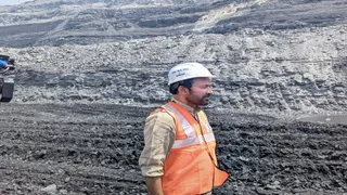 कोयला खदान का निरीक्षण करते कोयला मंत्री जी किशन रेड्डी। (फाइल फोटो)