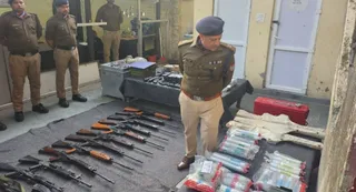 हल्द्वानी में बनभूलपुरा थाना का निरीक्षण करते एसपी सिटी मनोज कत्याल। सौ. पुलिस