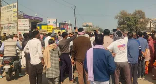 घटना के बाद हंगामा करते स्वजन। जागरण