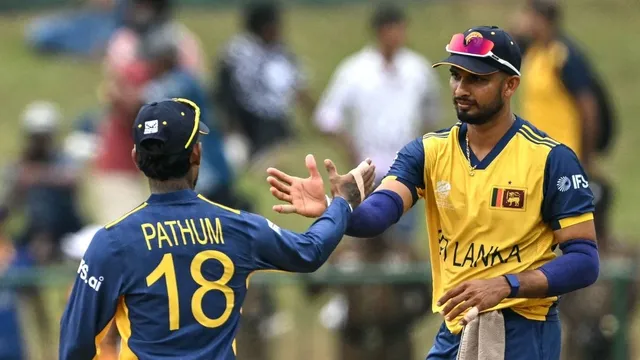 ओमान पर दर्ज की 'विराट' जीत, श्रीलंका ने इंग्लैंड को पछाड़ा तो भारत की कर डाली बराबरी ओमान पर दर्ज की 'विराट' जीत, श्रीलंका ने इंग्लैंड को पछाड़ा तो भारत की कर डाली बराबरी