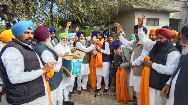 पंजाब में अकाली दल की बैठक में 2027 विधानसभा चुनावों की तैयारी शुरू, कार्यकर्ताओं को दिए संगठन मजबूत करने के निर्देश
