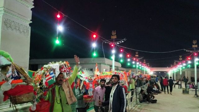 Mahashivratri: बटेश्वर में प्राचीन शिवालय पर जलाभिषेक की तैयारियां पूरी, कांवड़ियों ने डाला डेरा