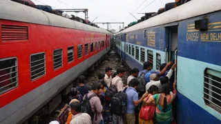 Festival Travel Rush:इन ट्रेनों के परिचालन से यात्रियों को घर आने-जाने की परेशानी दूर होगी। यह तस्वीर एआई की मदद से तैयार की गई है।