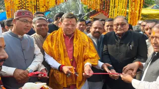 मंदिर में जलाभिषेक कर देश व प्रदेश की सुख समृद्धि की कामना। जागरण