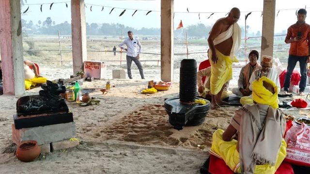 विराट रामायण परिसर में छोटे सहस्त्र शिवलिंग और नंदी की हुई प्राण प्रतिष्ठा, अब श्रद्धालु कर सकेंगे जलाभिषेक
