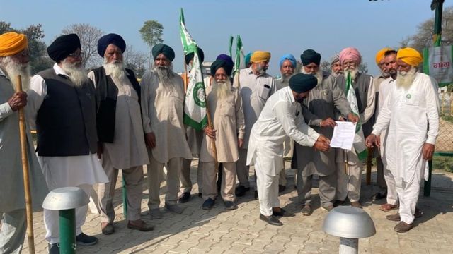 भारत-अमेरिका व्यापार समझौते के खिलाफ संगरूर में किसानों का प्रदर्शन; देश के लिए घातक बता प्रतियां फूंकीं
