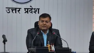 अलीगढ़ के जिलाधिकारी संजीव रंजन।