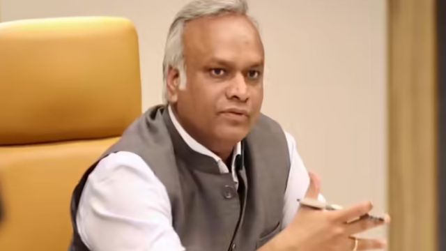 'RSS गुरु दक्षिणा पर चलता है...' प्रियांक खरगे ने संघ की फंडिंग और पंजीकरण पर उठाए गंभीर सवाल