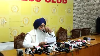 पूर्व जत्थेदार श्री अकाल तख्त साहिब व हेड ग्रंथी श्री हरिमंदिर साहिब ज्ञानी रघबीर सिंह।