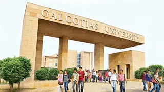 गलगोटिया यूनिवर्सिटी रोबोट डॉग विवाद: प्रोफेसर नेहा का इस्तीफा मंजूर, आधिकारिक पुष्टि का इंतजार