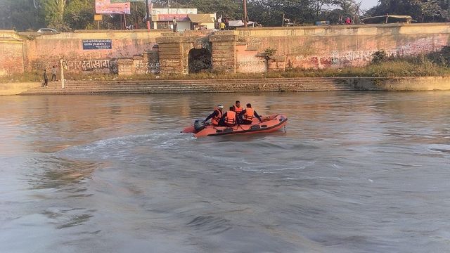 बोर्ड परीक्षा के तनाव के कारण हापुड़ निवासी छात्रा ने मेरठ आकर गंगनहर में लगाई छलांग 

