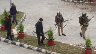 पुलिस ने कोर्ट परिसर की सघन जांच की, नहीं मिली कोई संदिग्ध वस्तु। जागरण