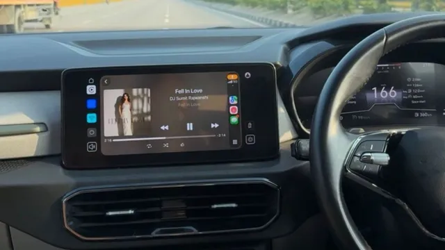  कार की स्क्रीन पर देख पाएंगे iPhone के वीडियो, Apple ला रहा है ये जबरदस्त फीचर