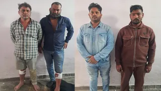 मीरजापुर में पुलिस मुठभेड़: 3.35 करोड़ के सराफा लूट के आरोपी गिरफ्तार।