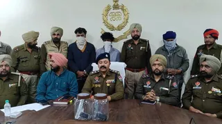 डीएसपी घटना की जानकारी देते हुए हरीष बहल।