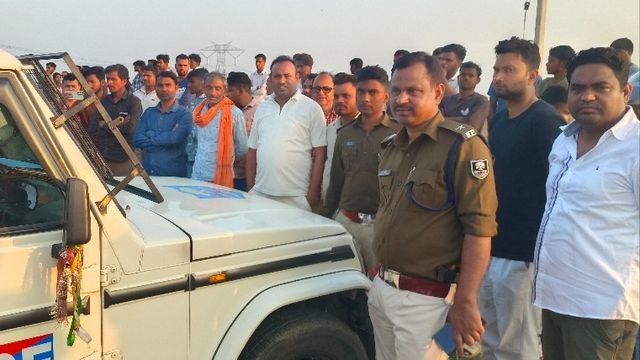 सिवान में गोपालगंज के युवक की चाकू गोदकर हत्या, शव को अर्द्धनिर्मित मुर्गी फार्म में फेंका
