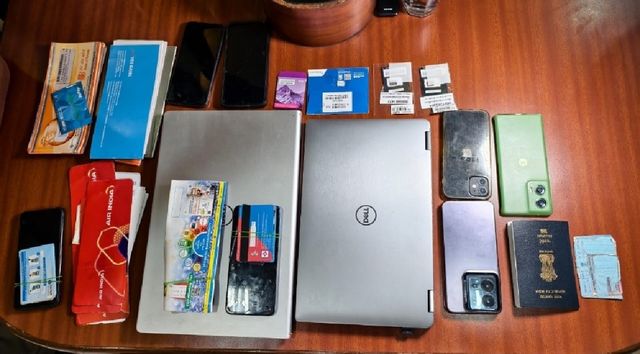 नेपाल से दिल्ली तक फैला था जाल; झारसुगुड़ा पुलिस ने दबोचे 7 साइबर ठग, विदेशी सिम कार्ड और पासपोर्ट बरामद
