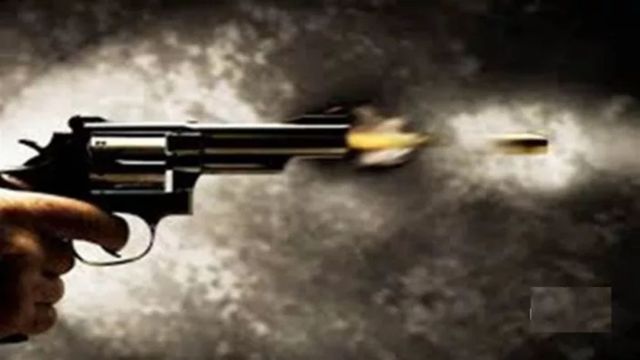 भागलपुर में बारात निकलने के दौरान युवक ने की फायरिंग, किशोर को लगी गोली 
