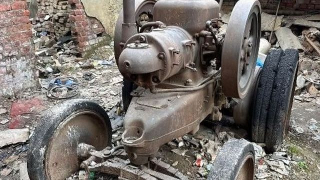 कबाड़ में पड़े 1921 में बने ट्रैक्टर का क्या है राज? जिसे म्यूजियम में रखने के लिए विदेशी कंपनी ने चुकाए ₹1.25 करोड़
