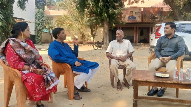 क्रिकेटर सूर्यकुमार यादव के घर तक बनेगी पक्की सड़क, ज्वाइंट मजिस्ट्रेट ने परिवार से की मुलाकात