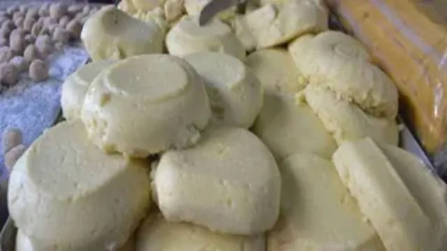 Growing market for fake and substandard material, several kilos of adulterated khoya recovered