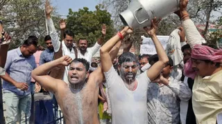'यादव जी की लव स्टोरी' के विरोध में यादव संगठनों ने किया प्रदर्शन।