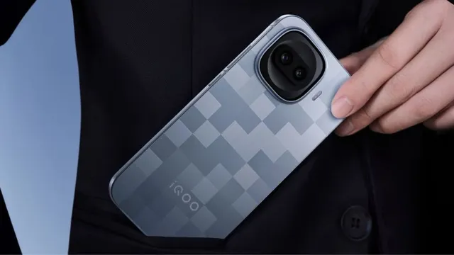  iQOO का 7600 mAh बैटरी वाला नया 5G फोन लॉन्च, 50MP कैमरा और 100W फास्ट चार्जिंग भी