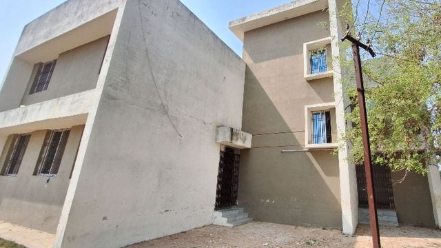 बिहार की खेल मंत्री के गांव में बंद पड़ा है स्वास्थ्य केंद्र, इलाज के लिए भटकने को मजबूर हैं ग्रामीण
