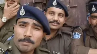 नवआरक्ष्कों ने बनाई रील (वीडियो ग्रैब)