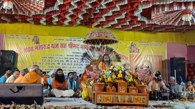 सुंदरपुर में स्वामी आगमानंद के सानिध्य में  भागवत कथा ने भर दिया श्रद्धालुओं के हृदय में भक्ति का दीप
