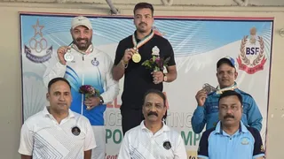 डीएसपी विजय कुमार ने इंदौर में शूटिंग प्रतियोगिता में दो कांस्य पदक जीते।