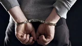 दिव्यांश गिरधर और कुबीर मीणा पर बीते 20 फरवरी को भारत मंडपम में प्रदर्शन के दौरान मौजूद होने का आरोप है जबकि भुवदेव साजिश करने वालों में शामिल था।