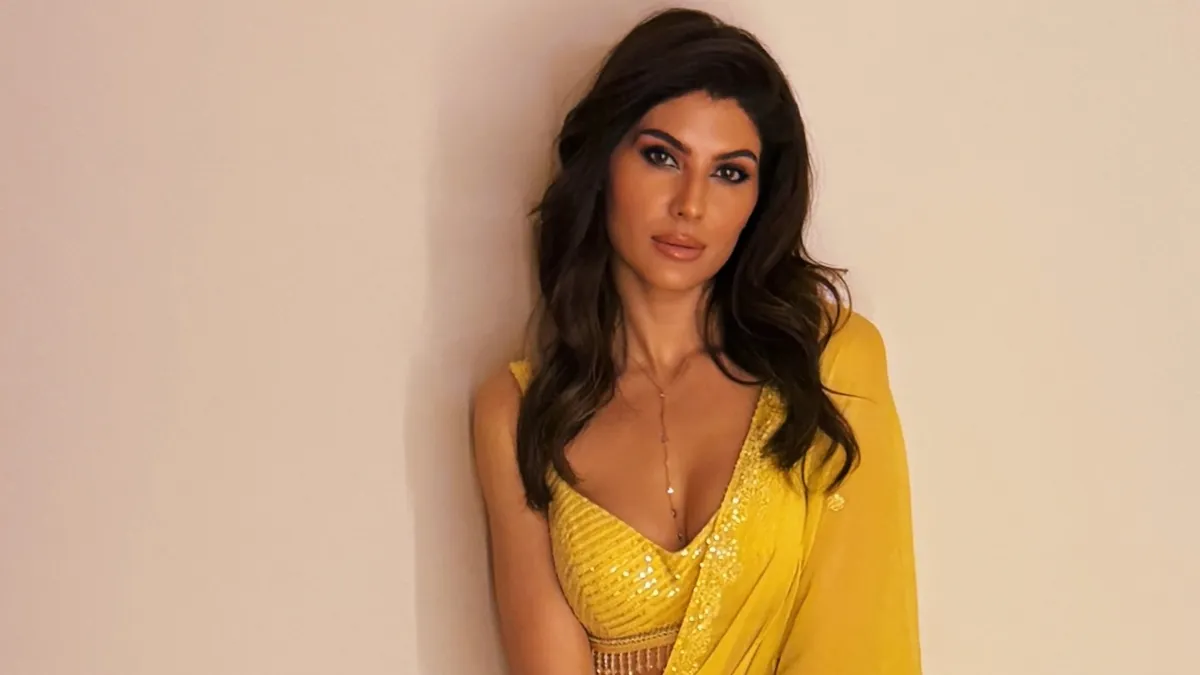 रातोंरात एक नई सरकार...', ईरान-इजरायल युद्ध के बीच 'तेहरान' एक्ट्रेस का  पुराना वीडियो वायरल - tehran actress elnaaz norouzi once compare iran to  india video viral amid us israel ...