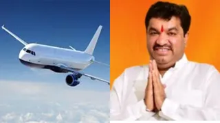 फ्लाइट निरस्त होने से पूर्व विधायक संजय शुक्ला (दायें) दुबई में फंसे।