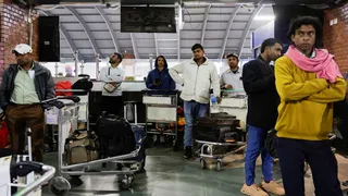 अबू धाबी और दुबई इंटरनेशनल एयरपोर्ट बंद; भारतीयों समेत फंसे हजारों यात्री (फोटो- रॉयटर)