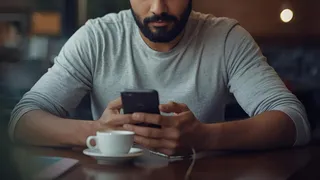 मोबाइल सेवाओं पर हर घंटे 1 करोड़ खर्च कर रहे ओडिशा के लोग। फाइल फोटो