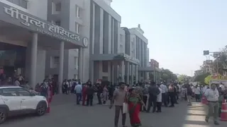 धमकी के बाद पीपुल्स यूनवर्सिटी परिसर में मची अफरा-तफरी।